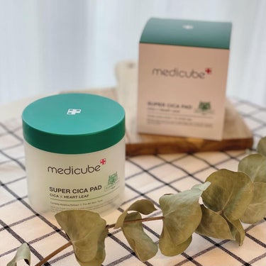 @medicube_officialjapan 様の
【medicube スーパーシカパッド】
をお試しさせていただきました😌

＼スーパーシカ含有で水分鎮静／

ツボクサエキス88%と高濃度でたっぷり