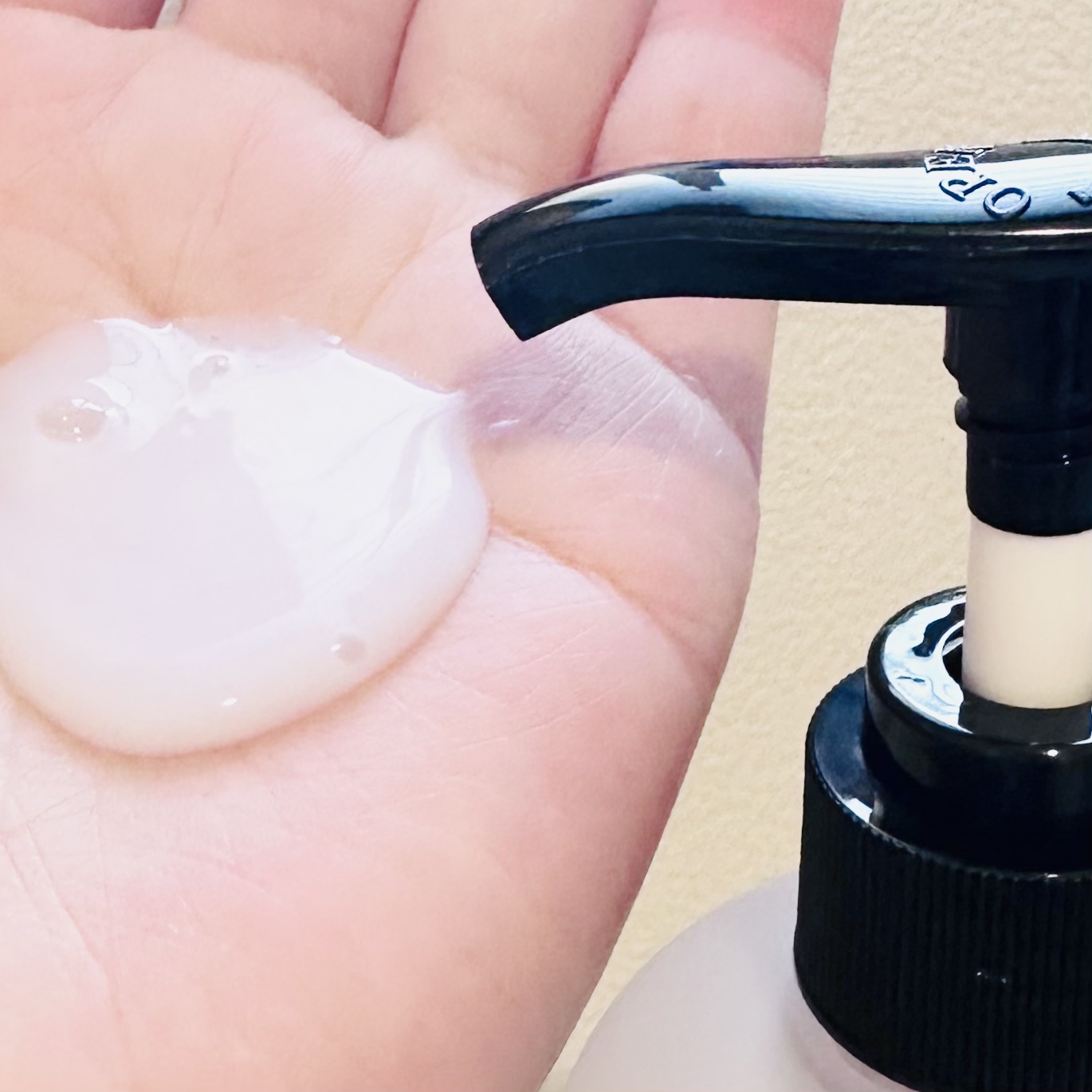 Epunol セラブルーチンシャンプーのクチコミ「Epunolセラブルーチン損傷シャンプー #提供 

【ダメージ髪専用シャンプー】

こっくり.....」（2枚目）