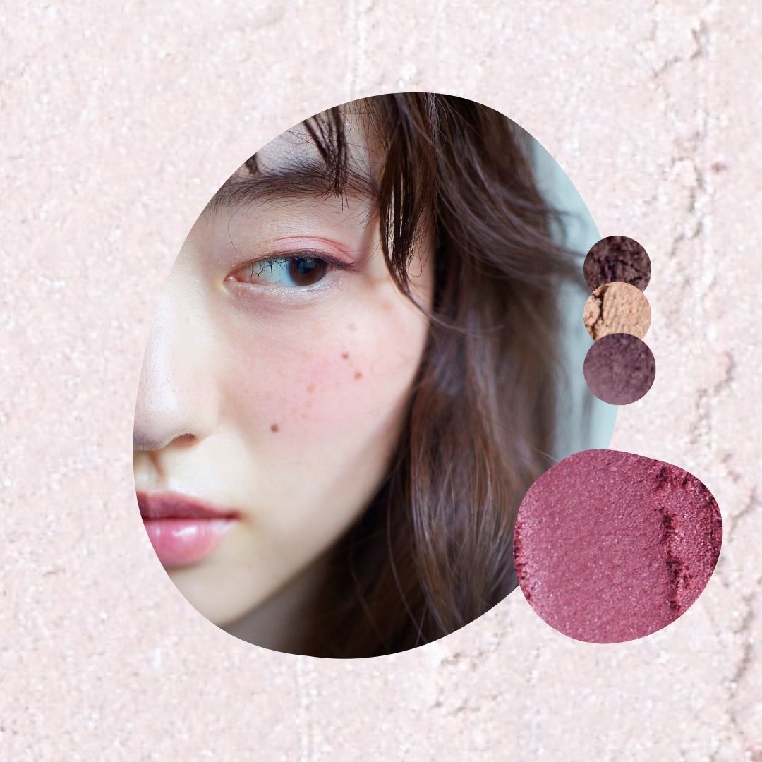 深みのある青みピンクのチークカラー。
華やかかつ細かなシルバーパールのラメが、軽やかさを演出します💍

-----------
STEIASUR
フィット my カラーパレット

04 winter  - 3,850円(税込)
-----