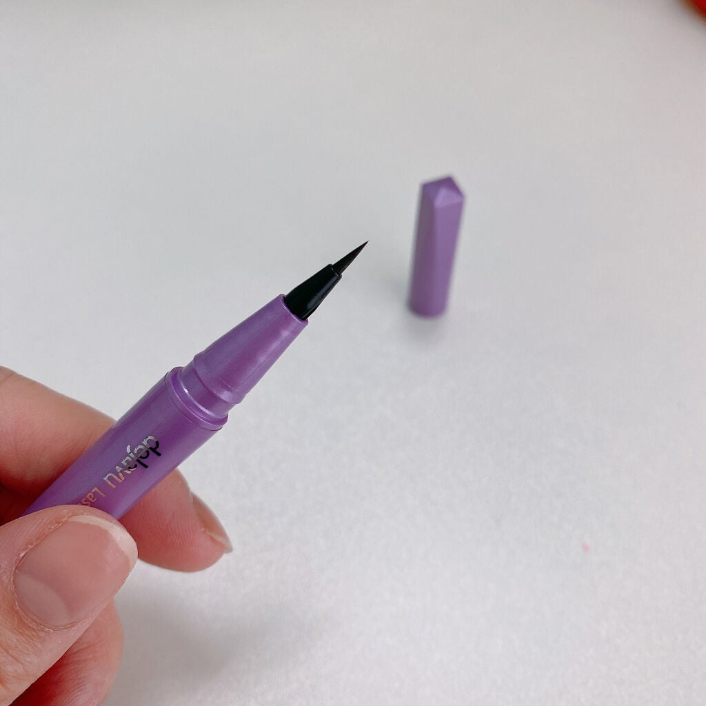 「密着アイライナー」ショート筆リキッド/デジャヴュ/リキッドアイライナーを使ったクチコミ(2枚目)