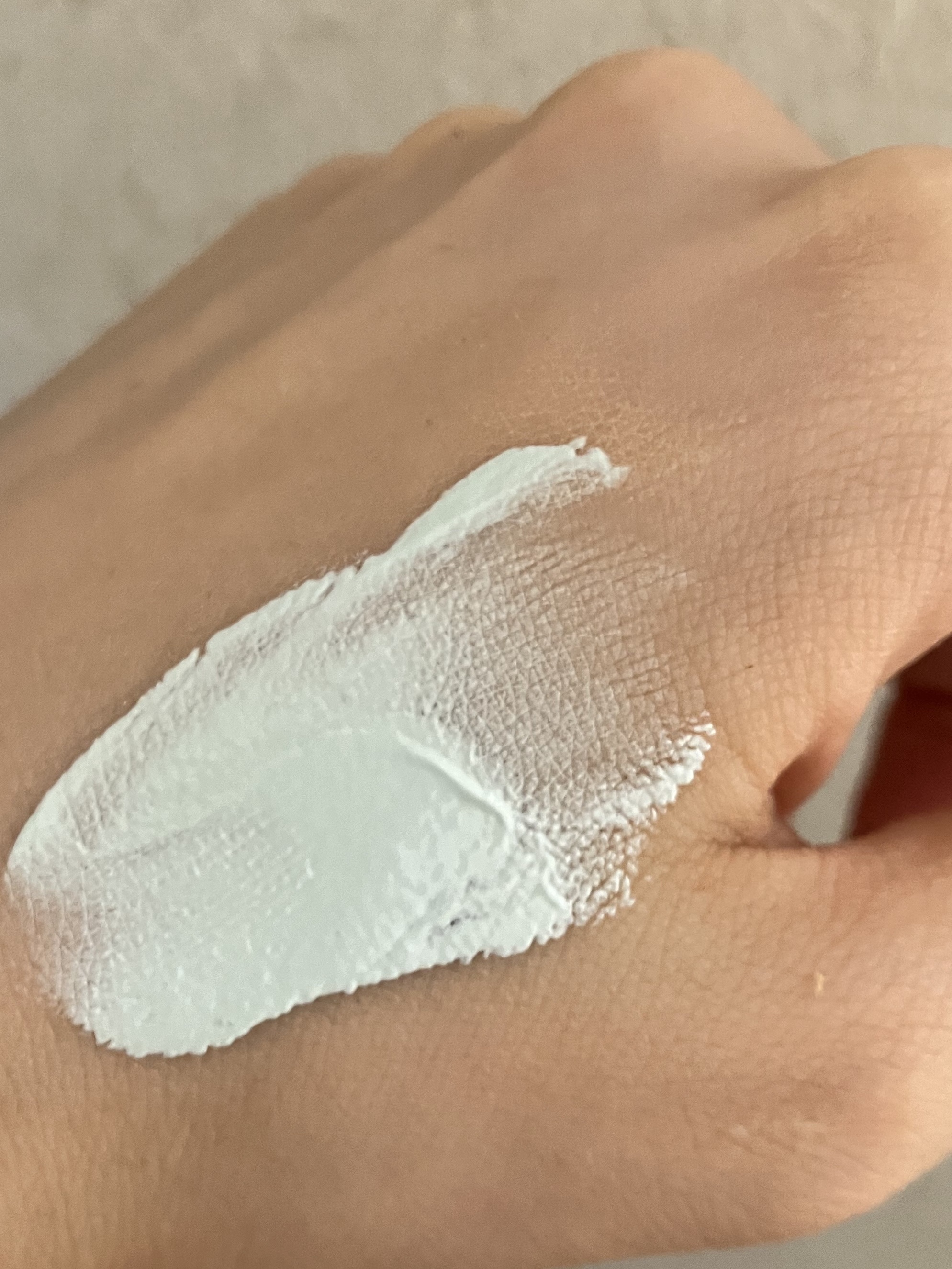 肌色コントロール 化粧下地 GR701 グリーン/エルシア/化粧下地を使ったクチコミ（3枚目）