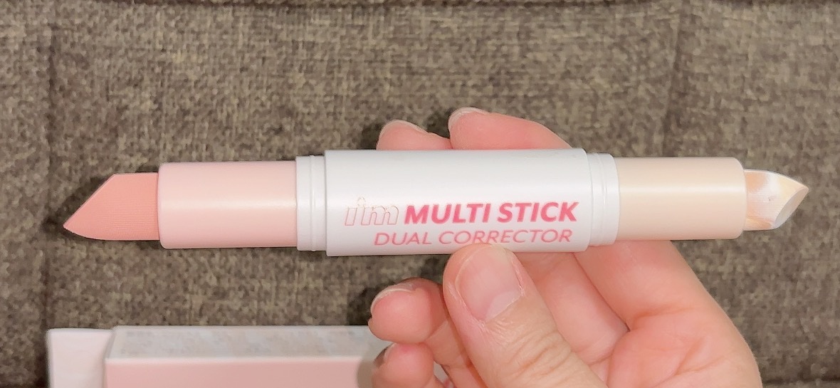 アイムマルチスティックデュアルコレクター 001 マーブルベージュ×ソフトピンク/i’m meme/スティックコンシーラーを使ったクチコミ（3枚目）