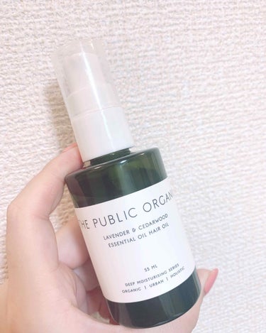 thepublicorganicの精油ヘアオイル

シャンプーとかと一緒にセットになってるやつをゲット。

ベタつく感じはないし、重たい感じもない。
髪の広がり抑えて、程よくまとまってくれるのでお気に入