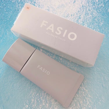 FASIO
エアリーステイ BB ティント UVを購入。

私が行った店は1番が売り切れていたので2番にしました。

2番の色味はライトベージュですが、塗り広げるうちに肌に馴染んで白浮きせずに馴染んでく