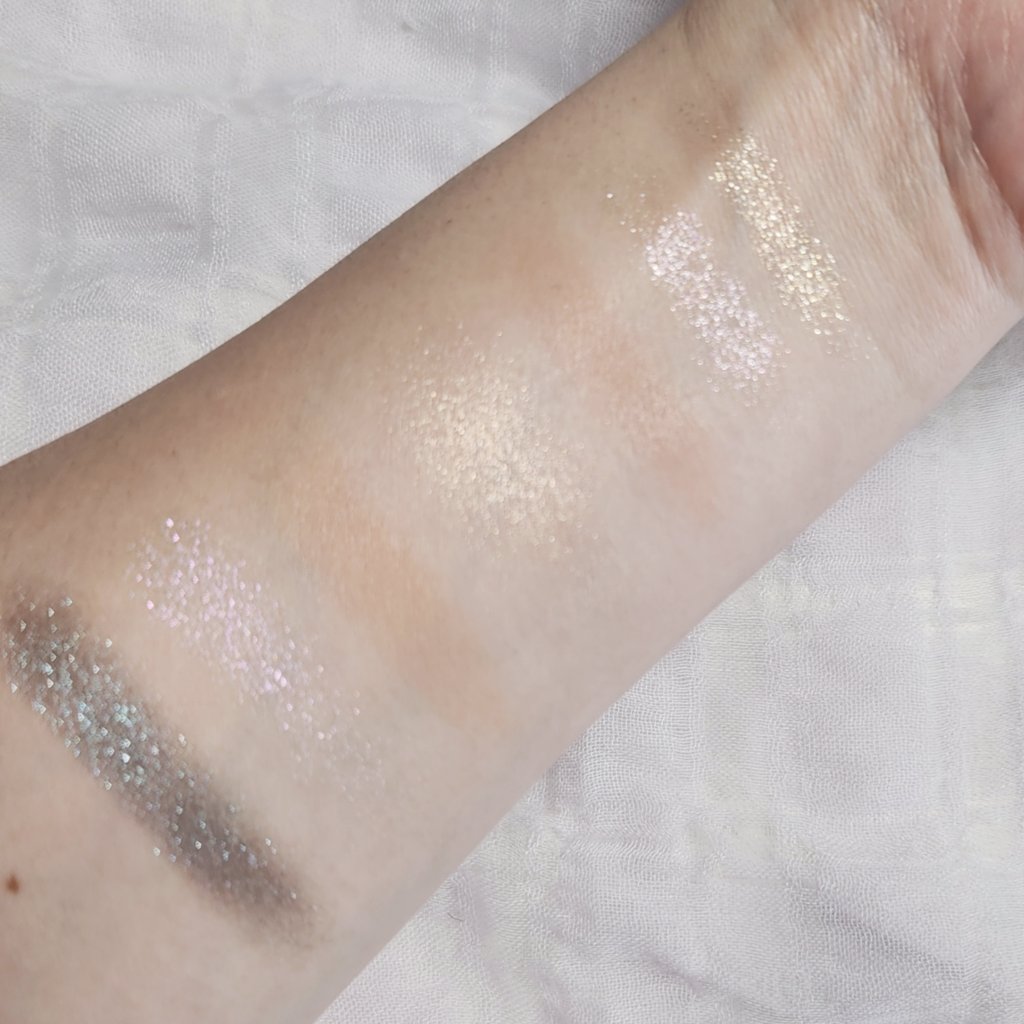 リュクスアイシャドウ L01 インカンデスント【限定パッケージ】/BOBBI BROWN/単色アイシャドウを使ったクチコミ（3枚目）