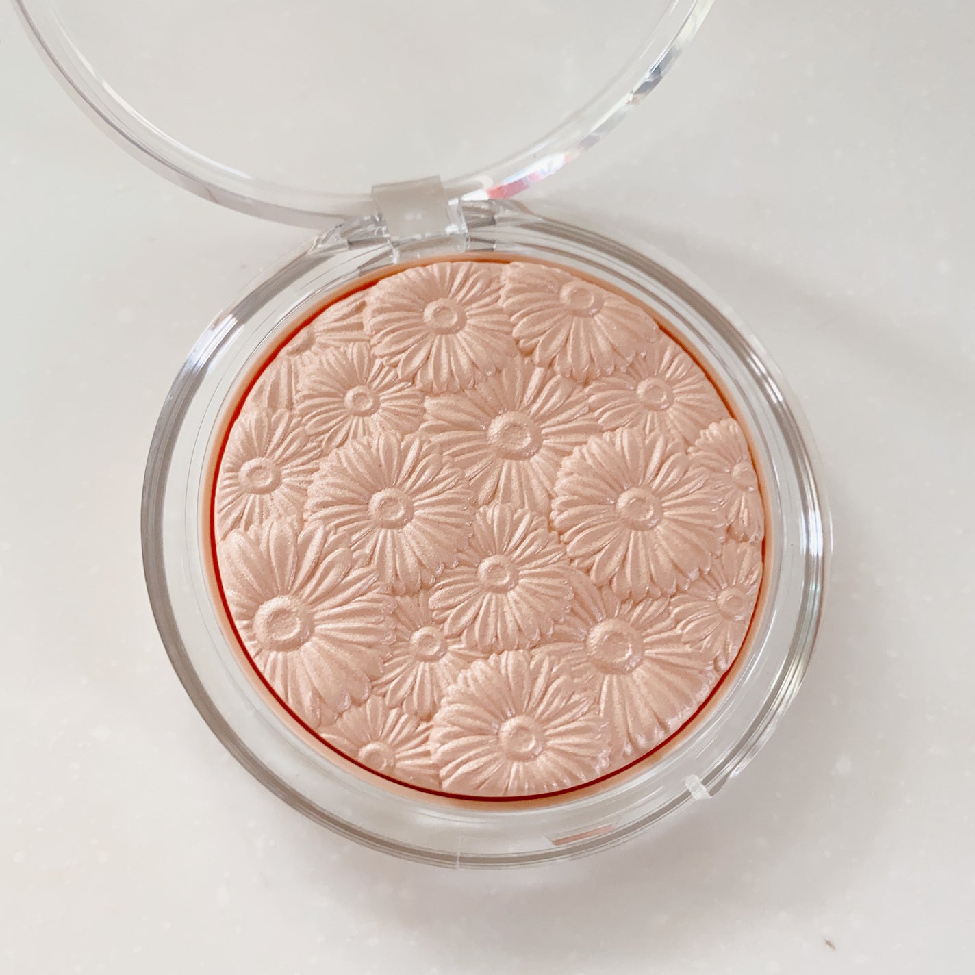 パウダー ポップ フラワー ハイライター/CLINIQUE/パウダーハイライトを使ったクチコミ(2枚目)