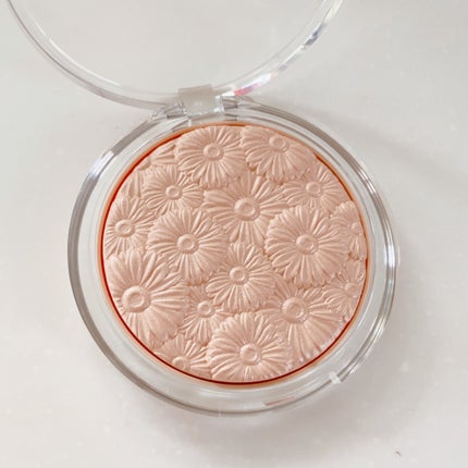 パウダー ポップ フラワー ハイライター/CLINIQUE/パウダーハイライトを使ったクチコミ(2枚目)