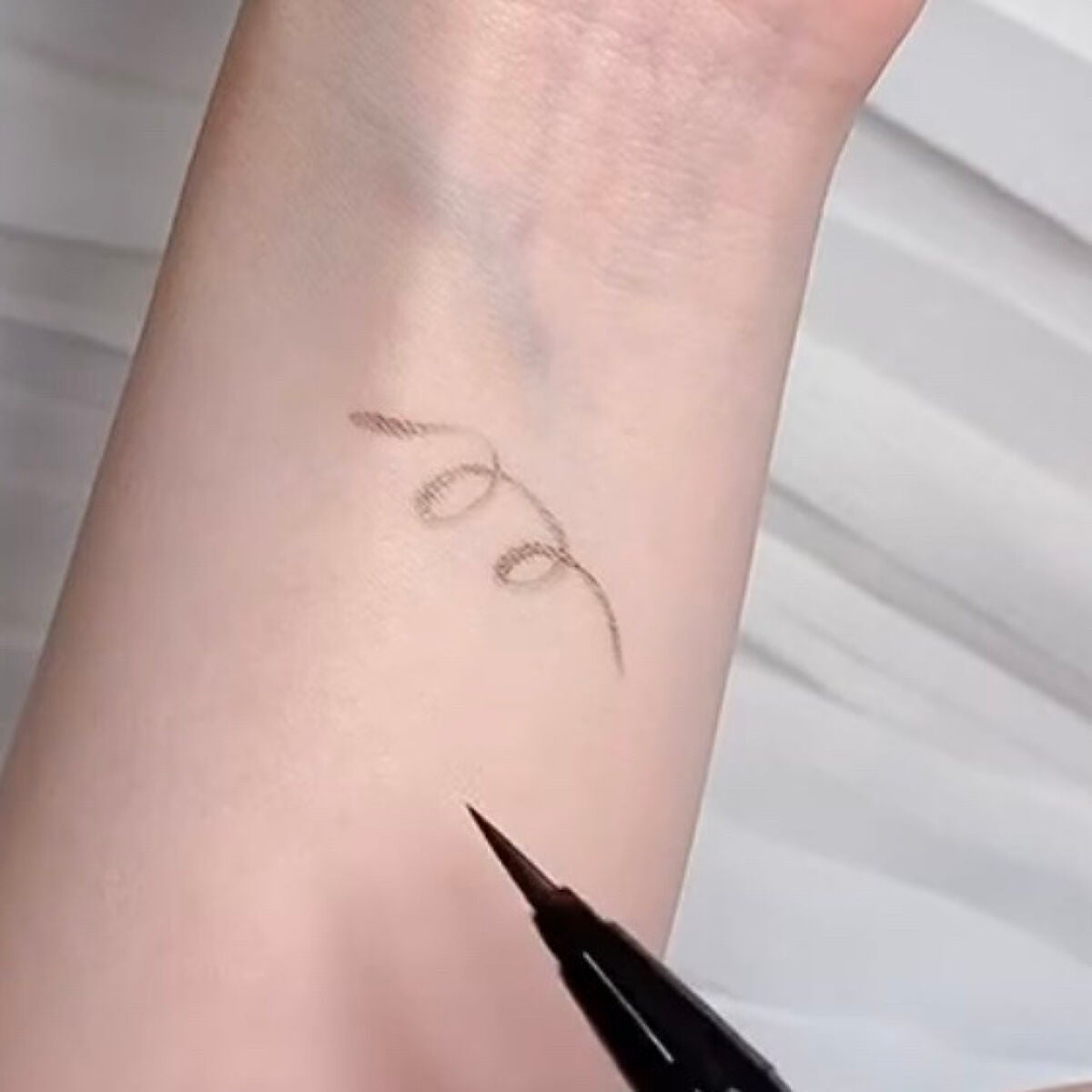 スキルレスライナー/LUMIURGLAS/リキッドアイライナーを使ったクチコミ(2枚目)