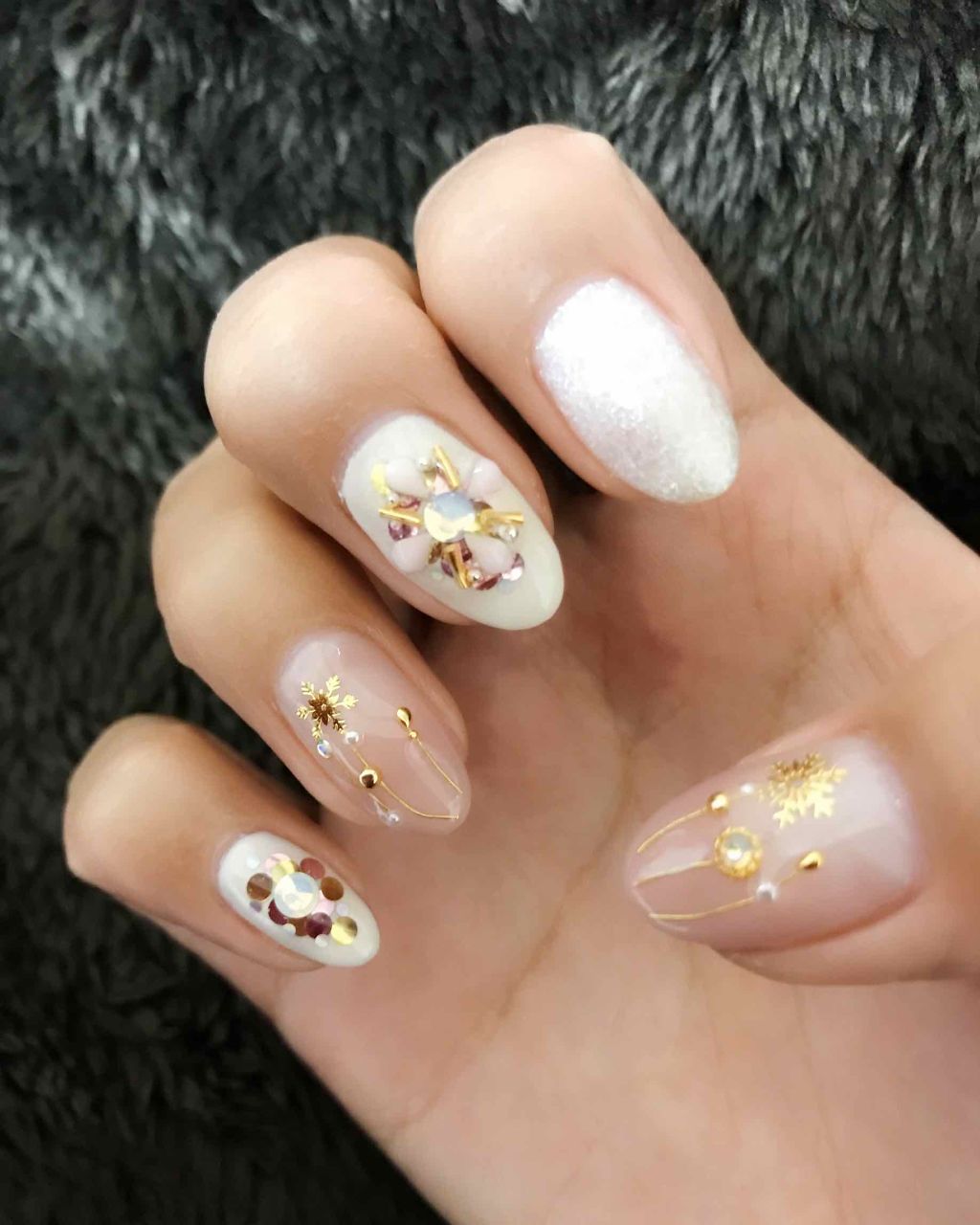 sacha🐰 on LIPS 「💅冬ネイルデザイン☃️❄️💅去年の冬のネイルデザインになります..」(1枚目)