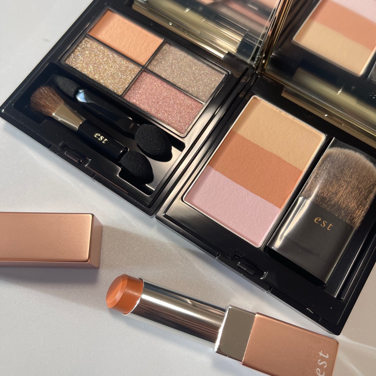 ピュア クラリティ シアー アイシャドウ/est/アイシャドウパレットを使ったクチコミ(7枚目)