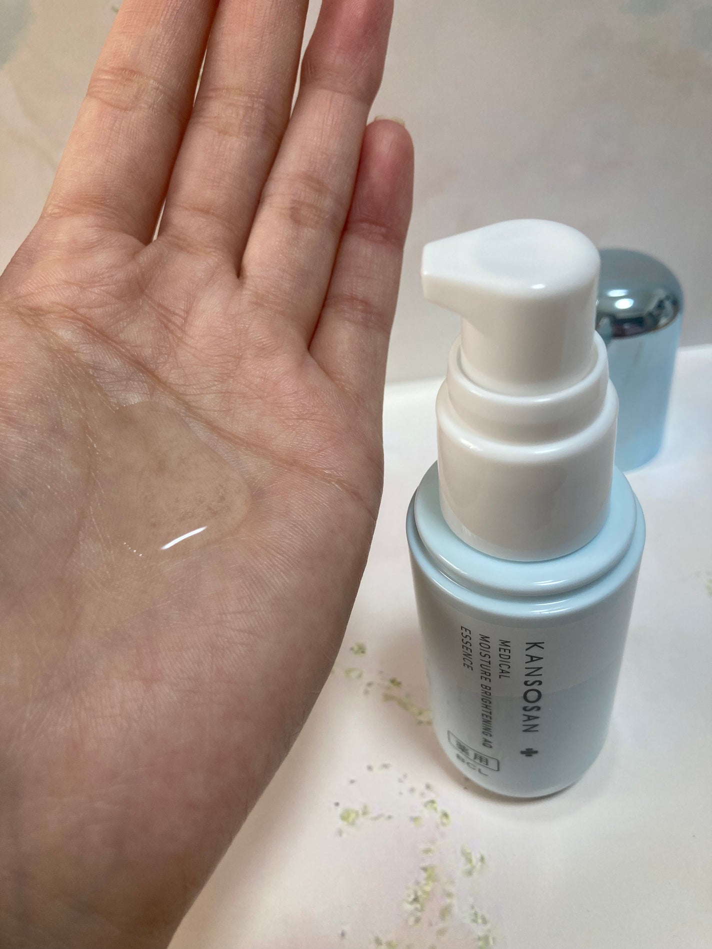 乾燥さん 薬用水分力ブライトニングエッセンス【医薬部外品】/乾燥さん/美容液を使ったクチコミ(2枚目)