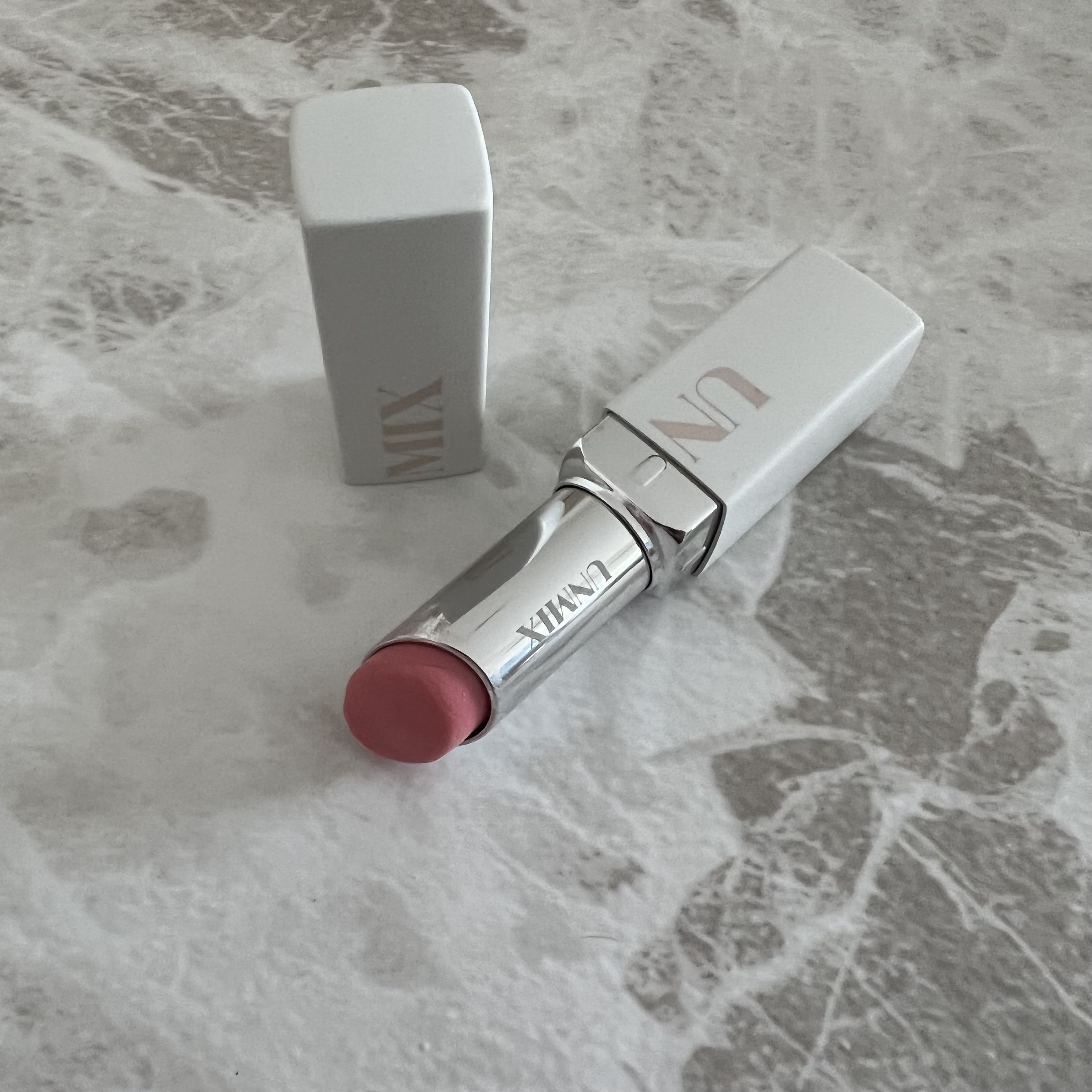 モイスチャーリップベース/UNMIX/リップクリームを使ったクチコミ（2枚目）