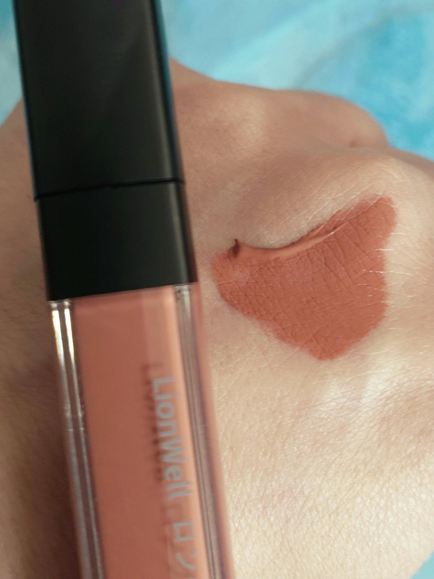 ロングウェア リップグロス/LionWell(ライオンウェル)/リップグロスを使ったクチコミ(3枚目)