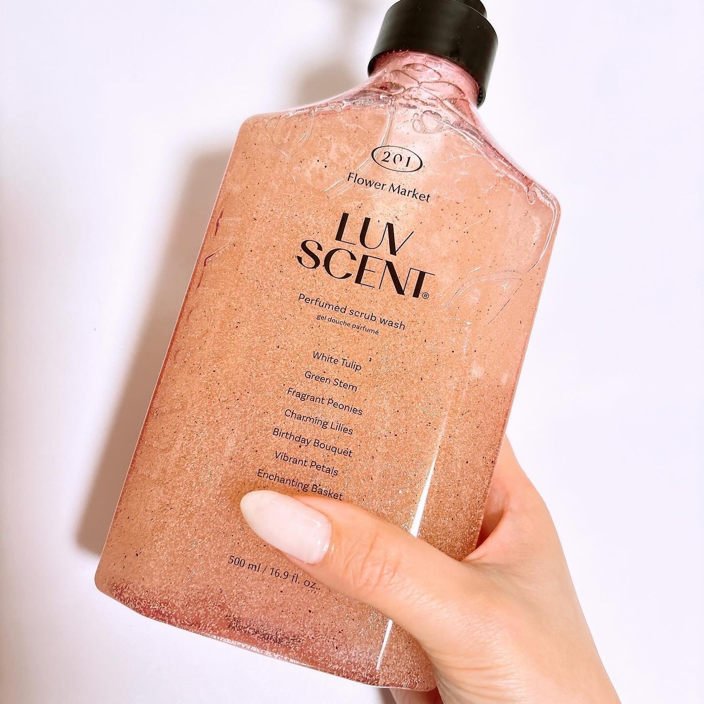 スクラブボディウォッシュ フラワーマーケット ホワイトチューリップ/LUV SCENT/ボディスクラブを使ったクチコミ(4枚目)