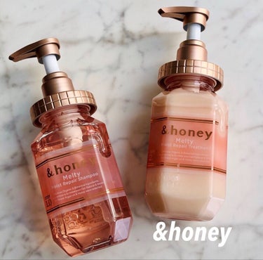 &honey &honey Melty モイストリペア シャンプー1.0／モイストリペア ヘアトリートメント2.0のクチコミ「髪のうねり・くせに特化したシリーズ✨﻿
﻿
シャンプーはリキッド状のテクスチャー。﻿
とにかく.....」（1枚目）