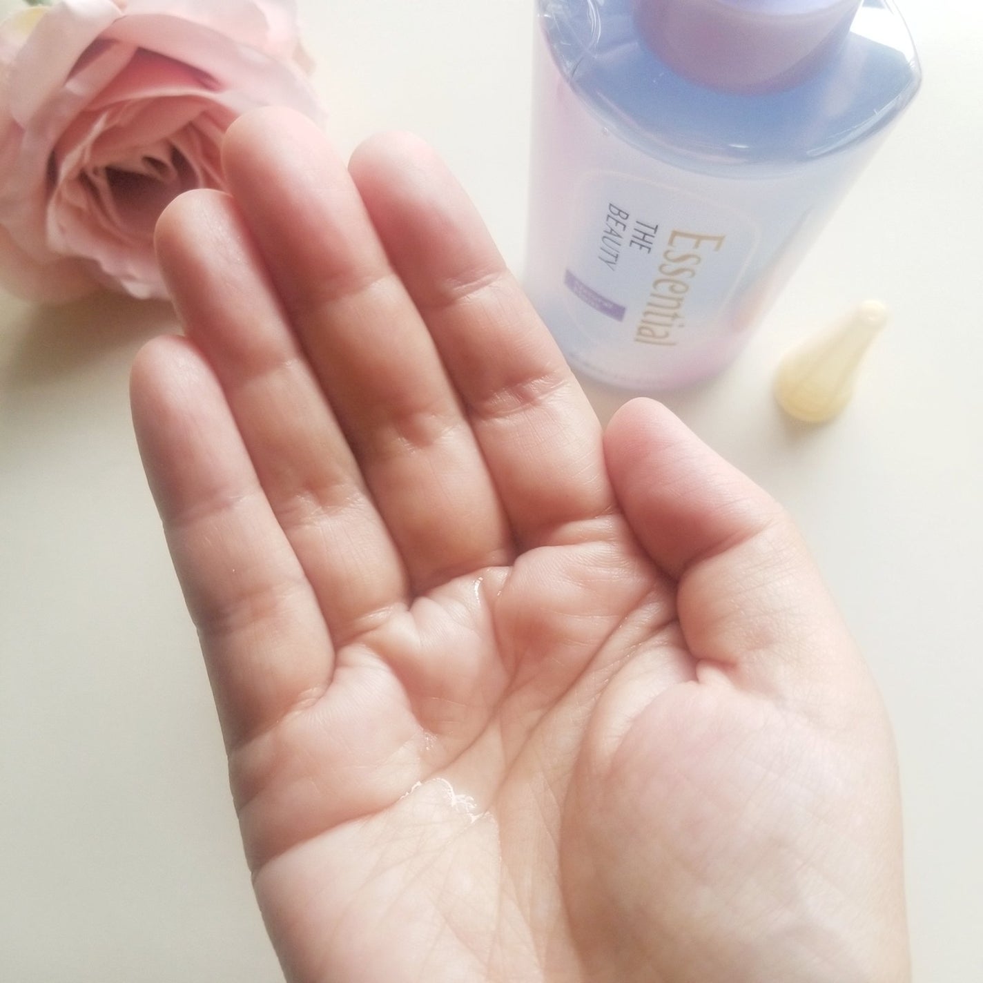 エッセンシャル プレミアム ウォータートリートメント ナチュラルモイスト/エッセンシャル/アウトバストリートメントを使ったクチコミ(4枚目)