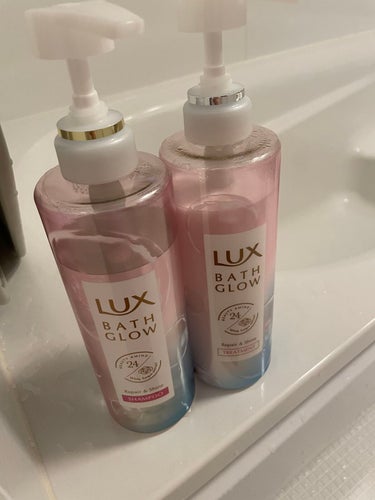 LUXバスグロウ リペア&シャイン シャンプー／トリートメント

ちょっと前にいただいたのですが
やっと今使ってるやつが終わったので
使えました！

めちゃめちゃいい匂い、、、、
癒されるし、乾かした後