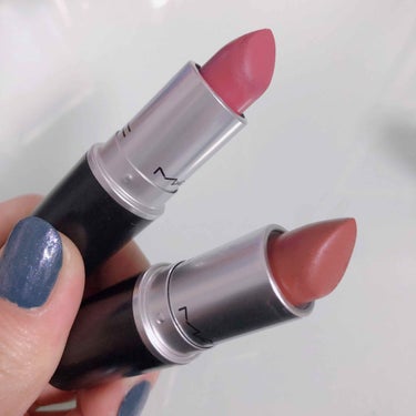 

🕊 MAC / リップスティック(マット)
(下)パーシステンス (上)メア


マックのリップスティックは
初めての購入でしたが
リップベースも一緒に購入したので
今のところ荒れたりとかは一切あり