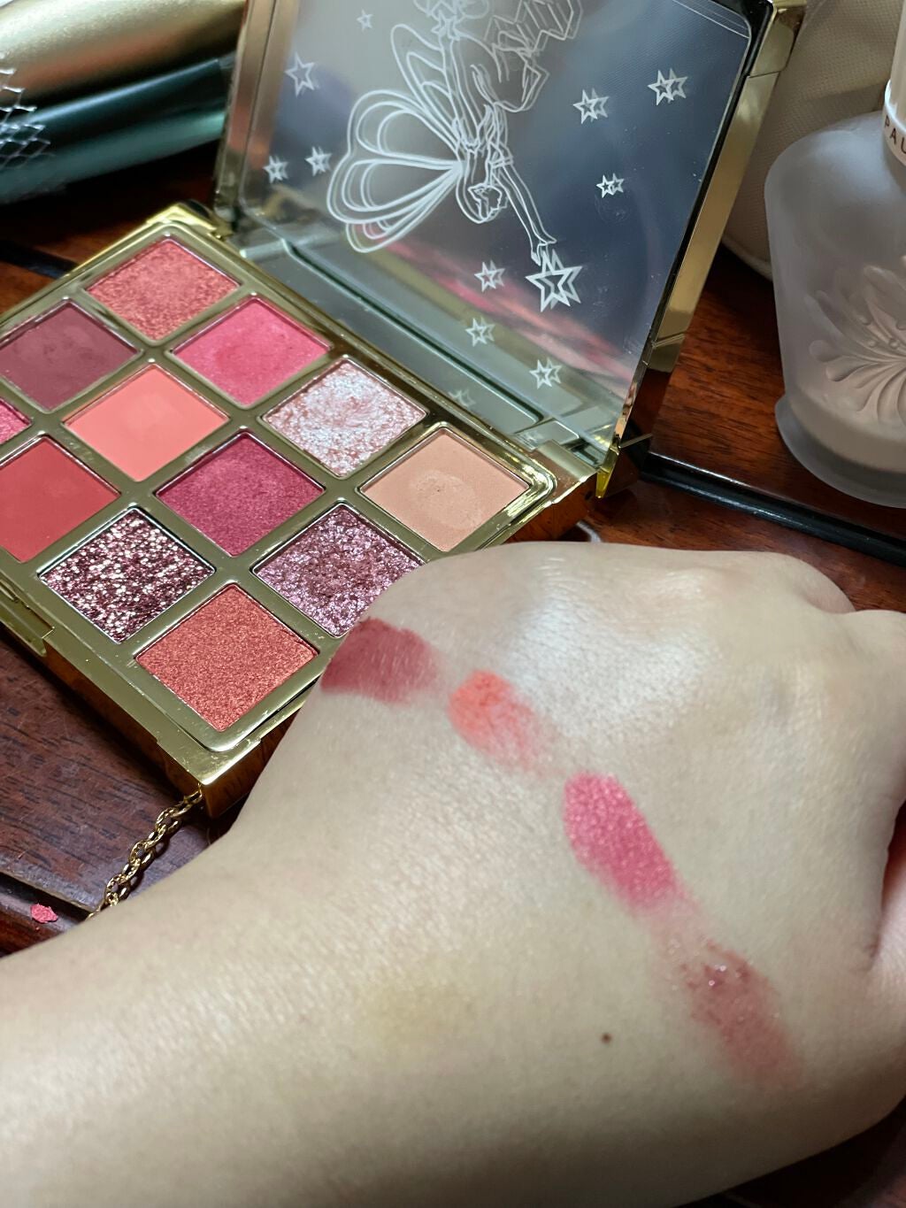 豆腐メンタルこむぎ on LIPS 「#Qoo10で購入しました。#中国コスメ_アイシャドウ夢心地を..」(4枚目)