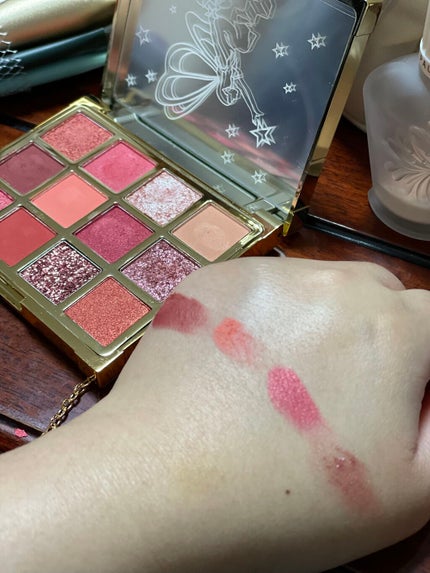 豆腐メンタルこむぎ on LIPS 「#Qoo10で購入しました。#中国コスメ_アイシャドウ夢心地を..」(4枚目)