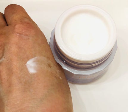 ベネフィーク リュクス リフトモイスチャーライザーⅢ/BENEFIQUE/乳液を使ったクチコミ(2枚目)