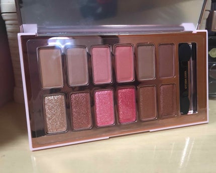 バレンタインボックス3ローズモーメント/VAVI MELLO/アイシャドウパレットを使ったクチコミ(2枚目)