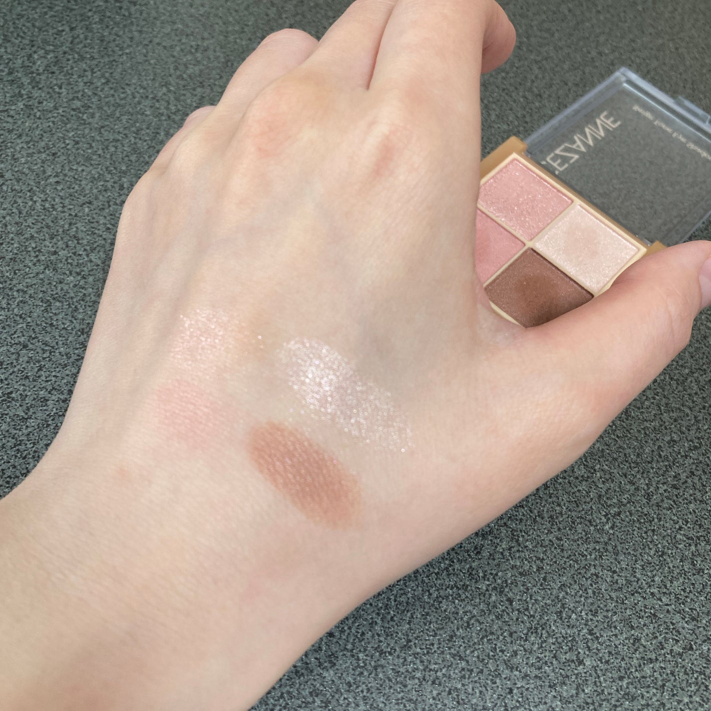 ベージュトーンアイシャドウ/CEZANNE/アイシャドウパレットを使ったクチコミ(4枚目)