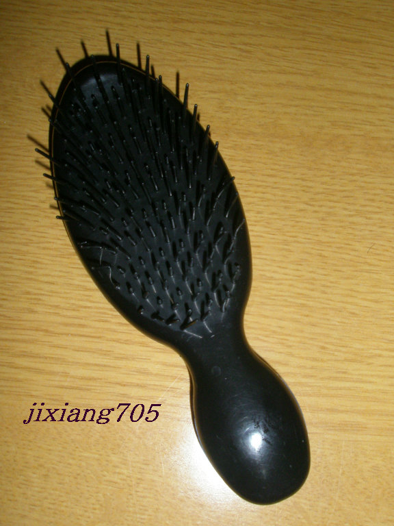 立体ヘアブラシ/DAISO/ヘアブラシを使ったクチコミ（1枚目）