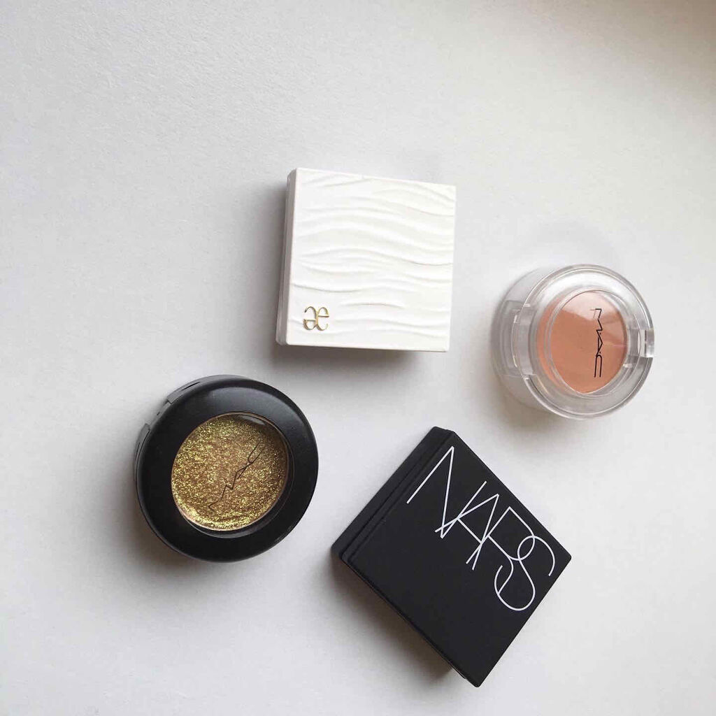 スモール アイシャドウ ペイント バイ アンバー(限定)/M・A・C/単色アイシャドウを使ったクチコミ（1枚目）