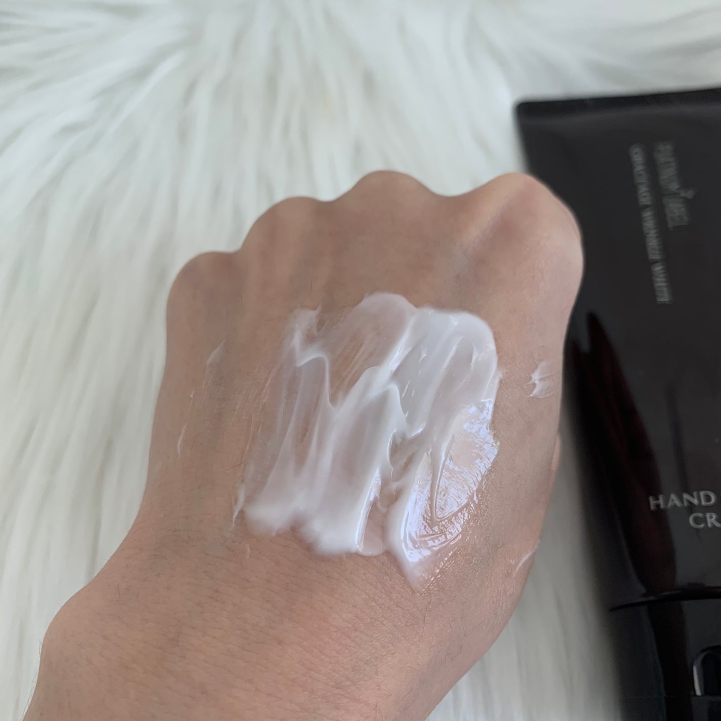 プラチナレーベル ホワイトニングリンクル ハンド&ボディクリーム/プラチナレーベル/ボディクリームを使ったクチコミ(3枚目)