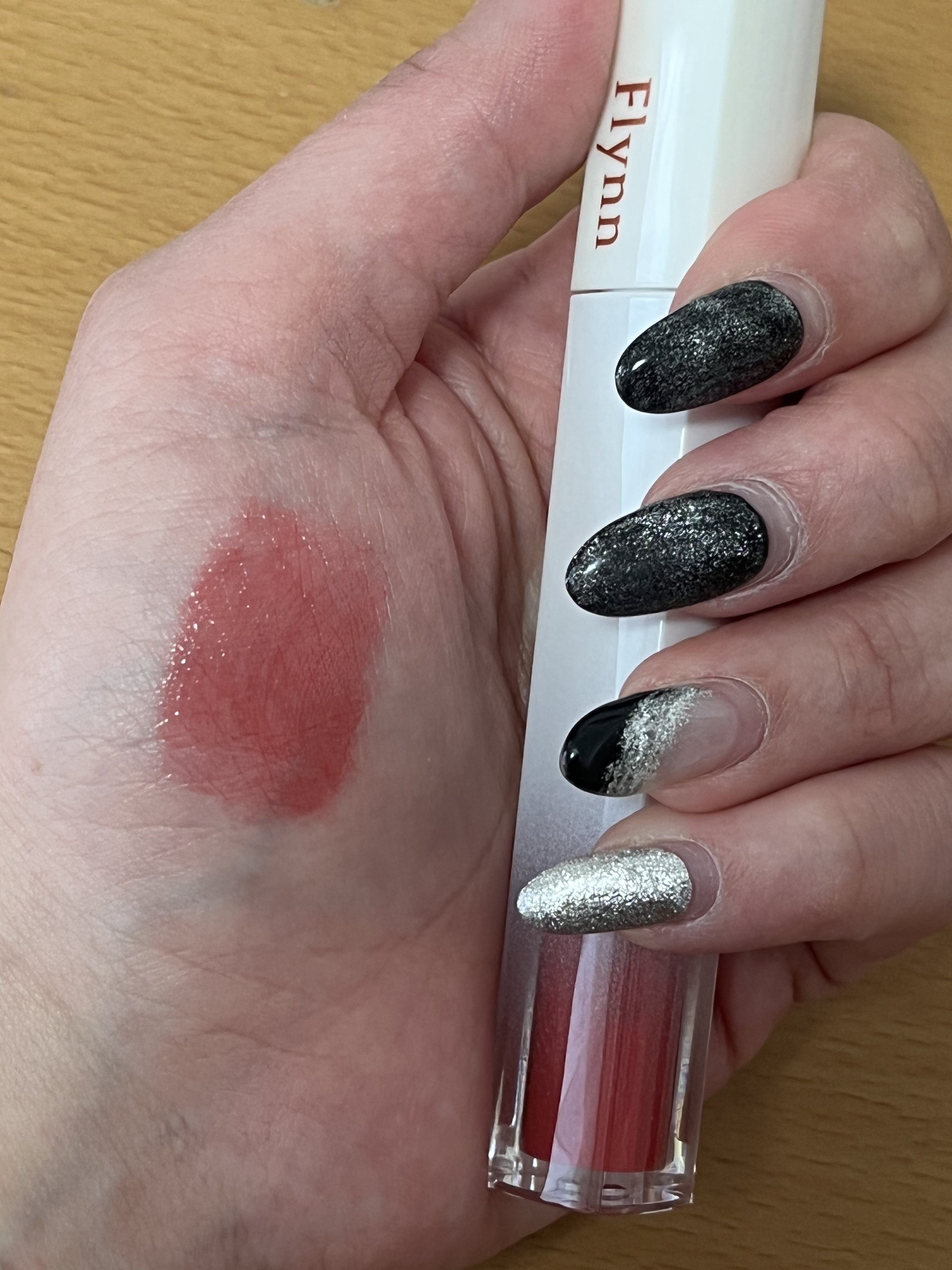 イリュージョンコーティングティント/Flynn/リップティントを使ったクチコミ（3枚目）