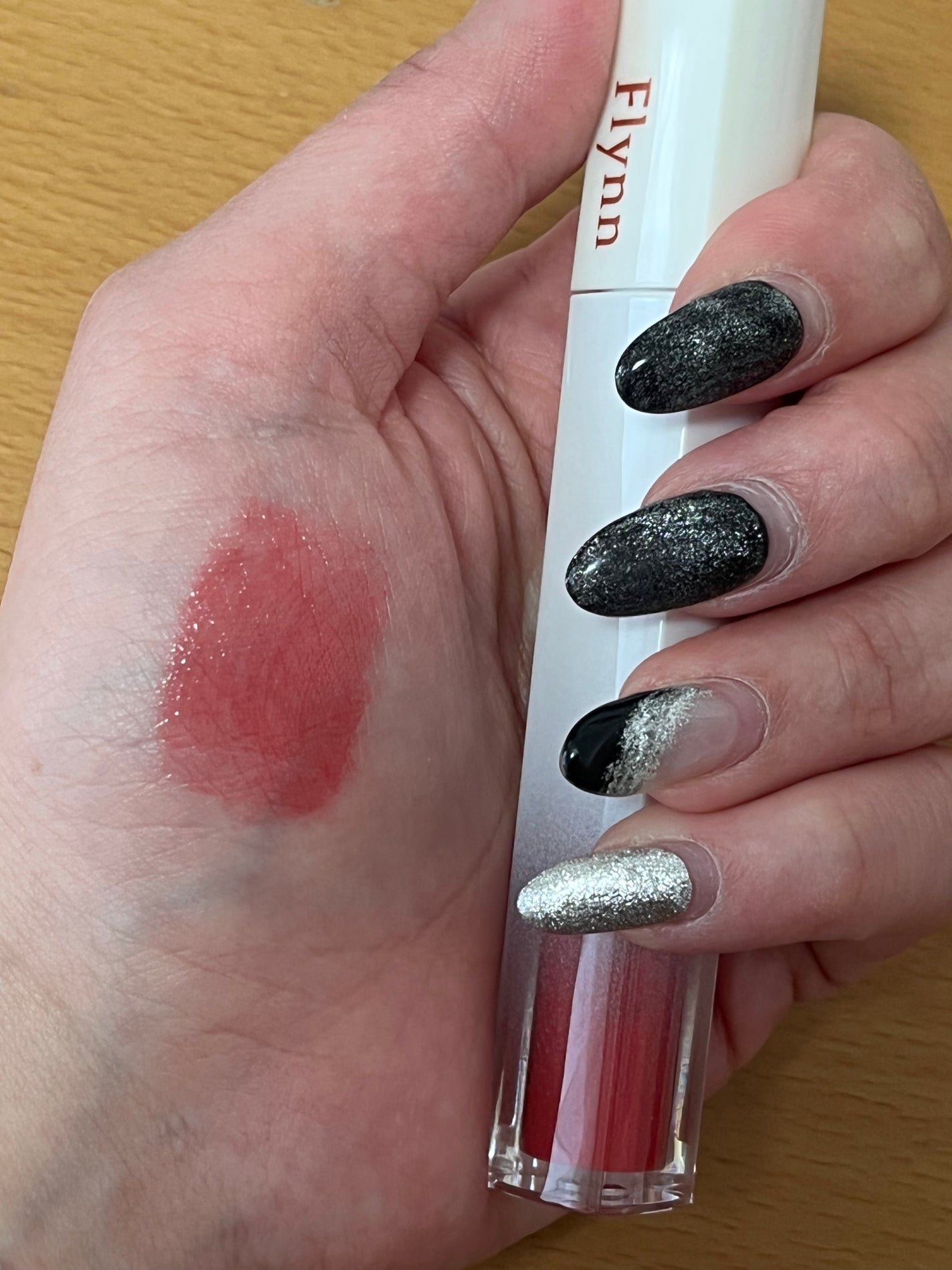 イリュージョンコーティングティント/Flynn/リップティントを使ったクチコミ(3枚目)