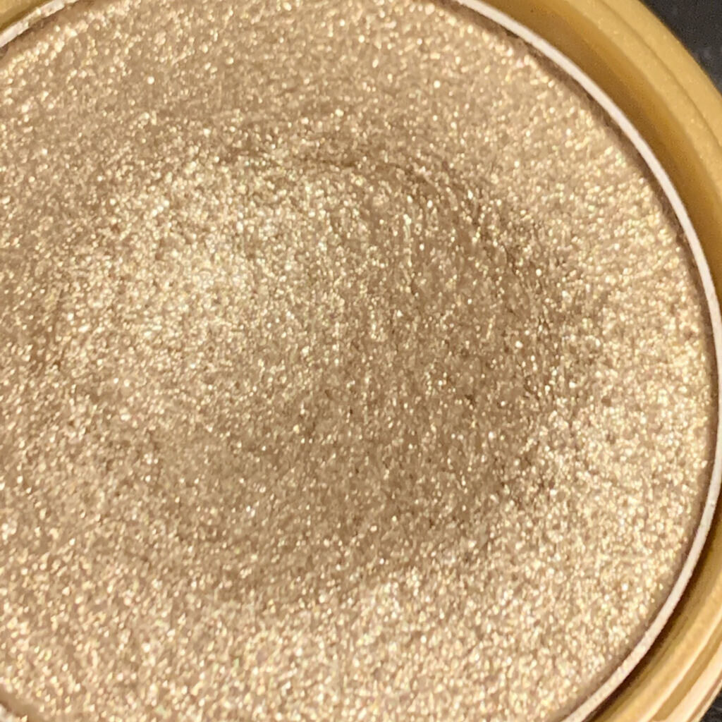 シャイニーシャドウ N SI03イエローゴールド/excel/単色アイシャドウを使ったクチコミ（2枚目）