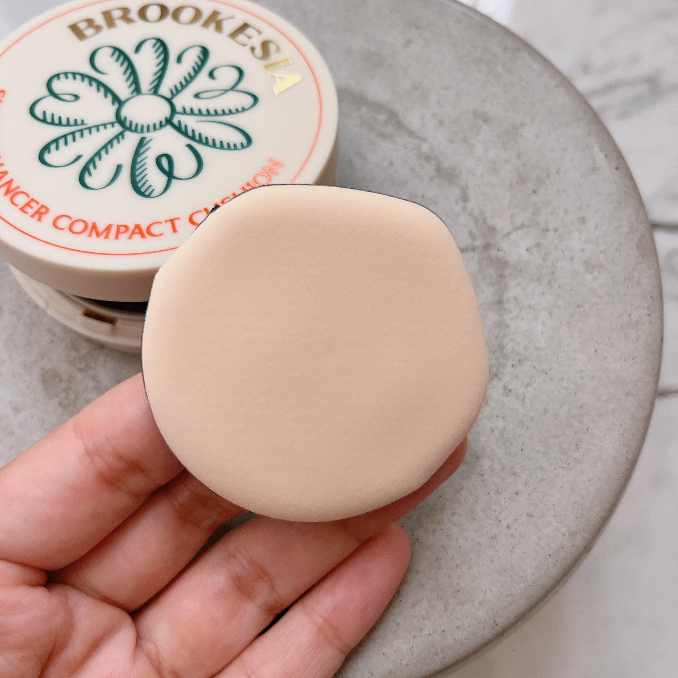 スキンエンハンサー コンパクトクッション（グロー)/BROOKESIA/クッションファンデーションを使ったクチコミ（3枚目）
