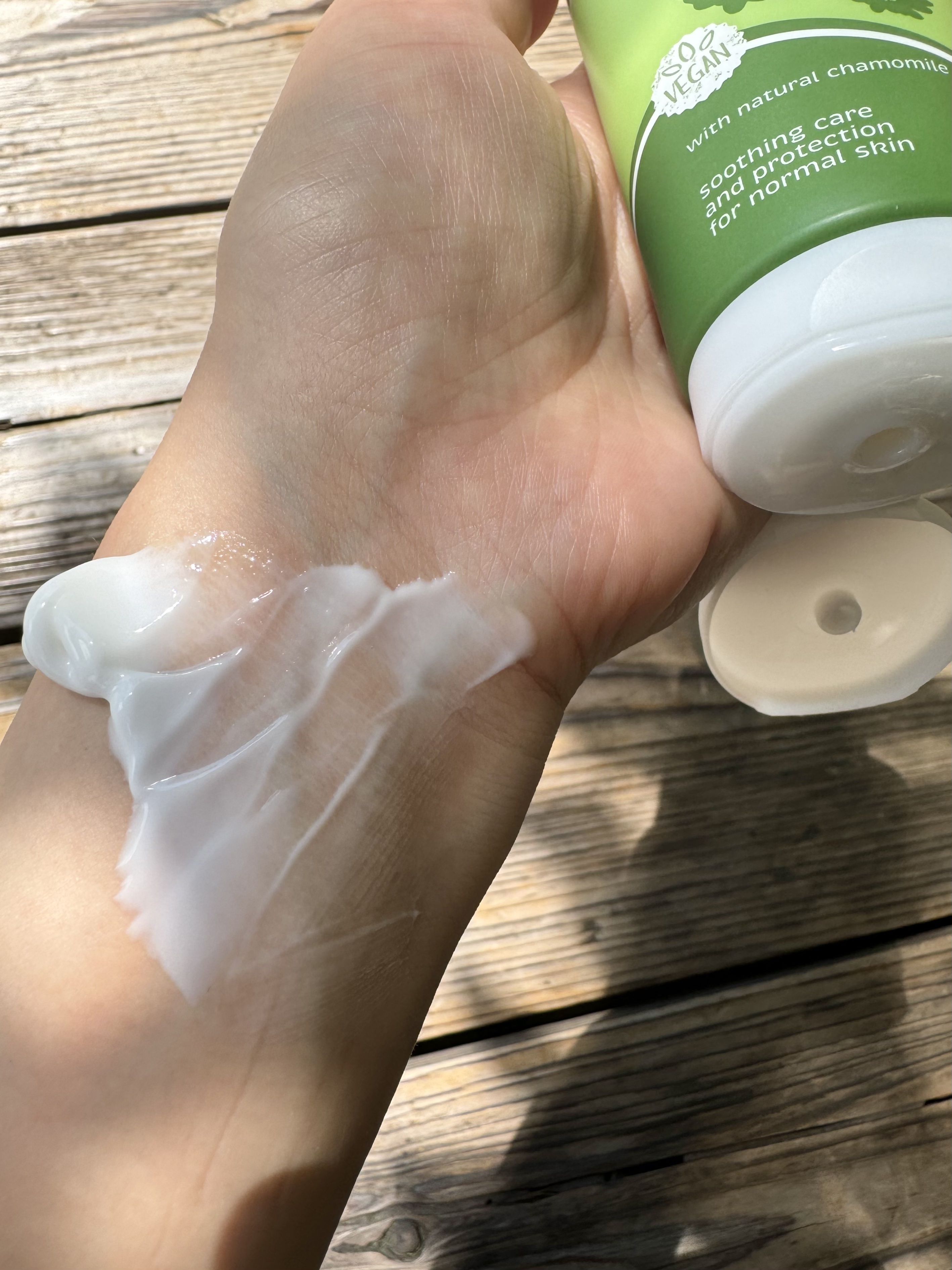 ハンド＆ネイルクリーム クラシック 3OML ミニ/カミール/ハンドクリームを使ったクチコミ（2枚目）