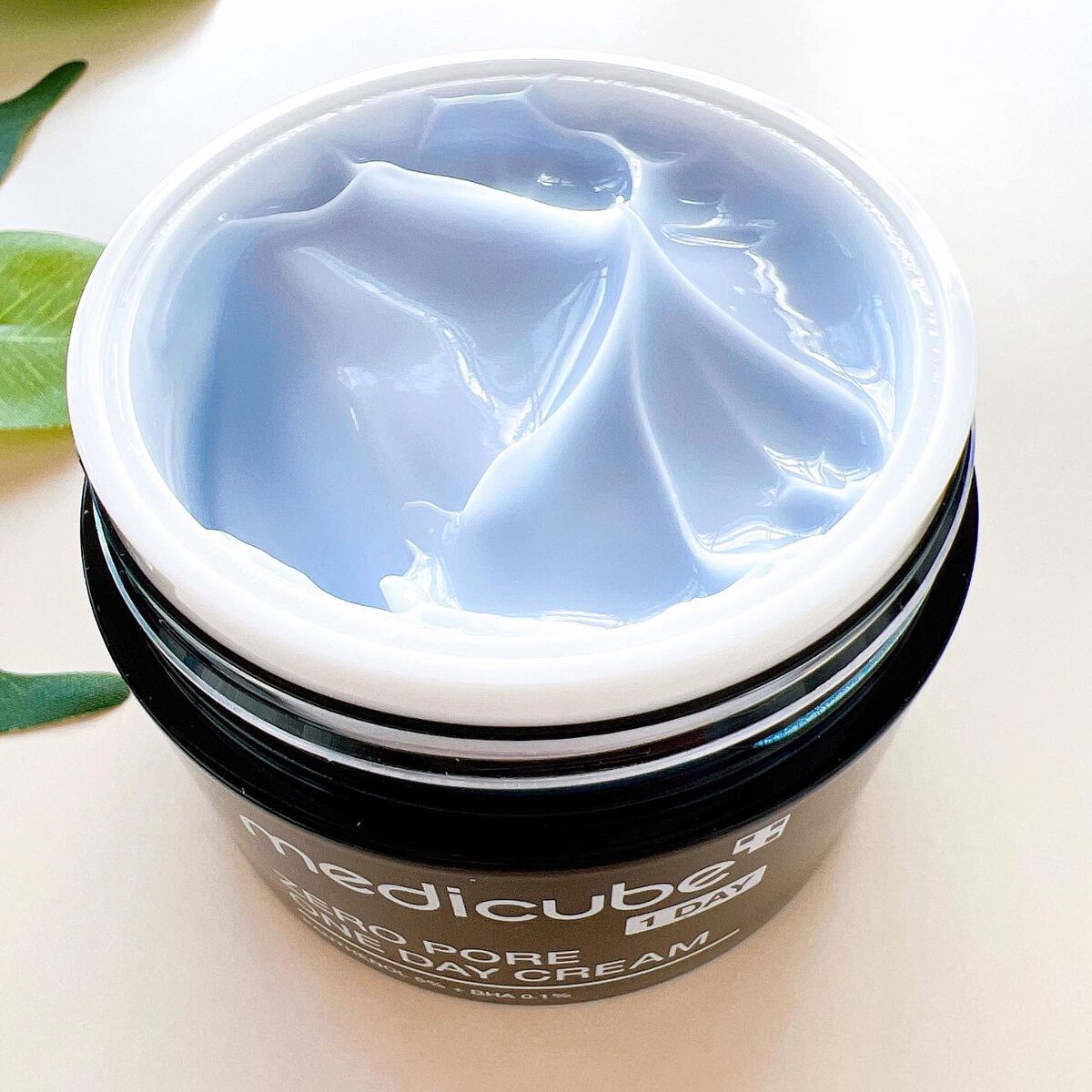 MEDICUBE ゼロ毛穴クリームのクチコミ「
medicube

ゼロ毛穴1dayクリーム



\たった1日でたるんだ毛穴を
リフティン.....」（3枚目）