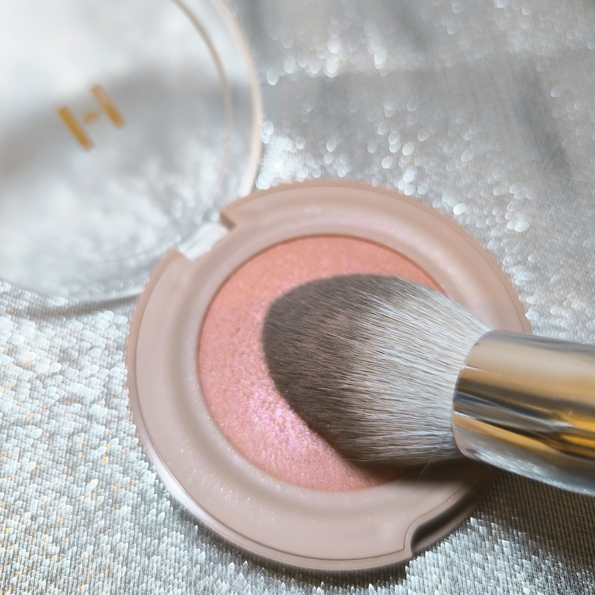 トゥルーディメンショングロウチーク/hince/パウダーチークを使ったクチコミ（2枚目）