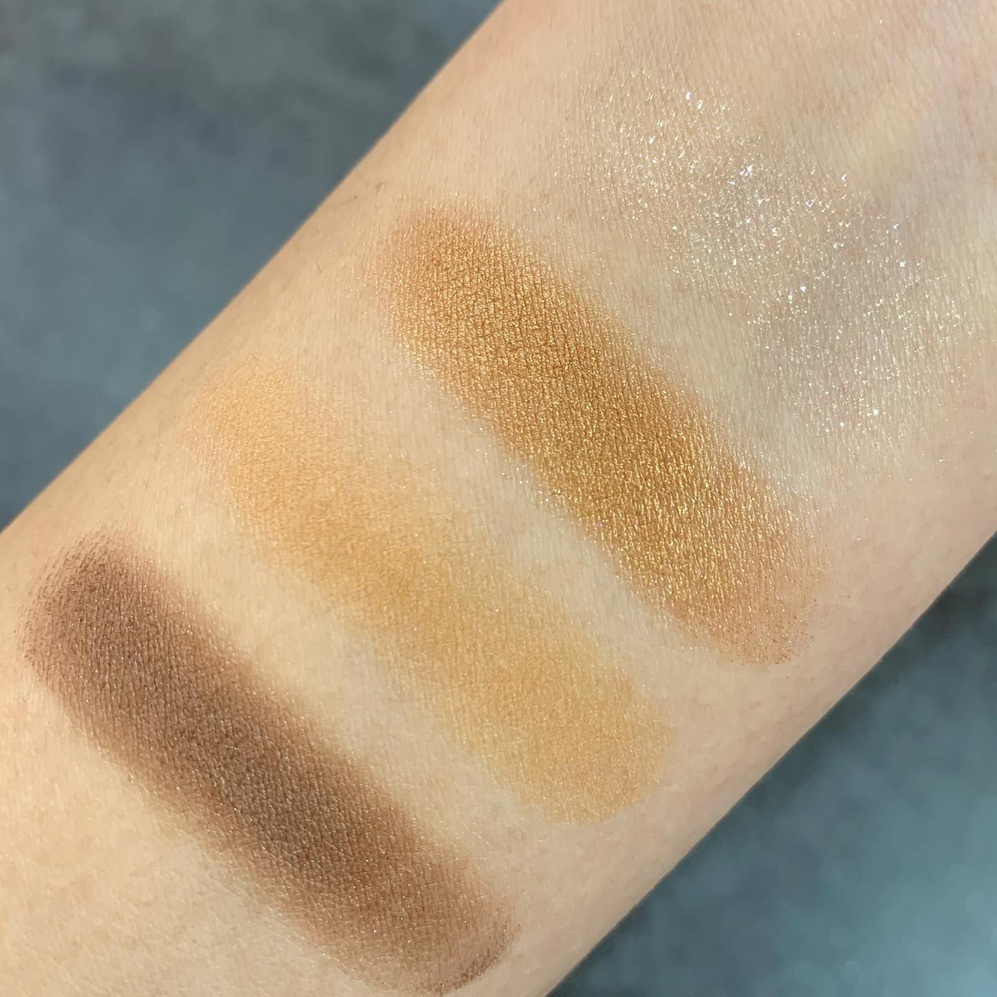 トーン タッチ アイズ/SUQQU/単色アイシャドウを使ったクチコミ（3枚目）