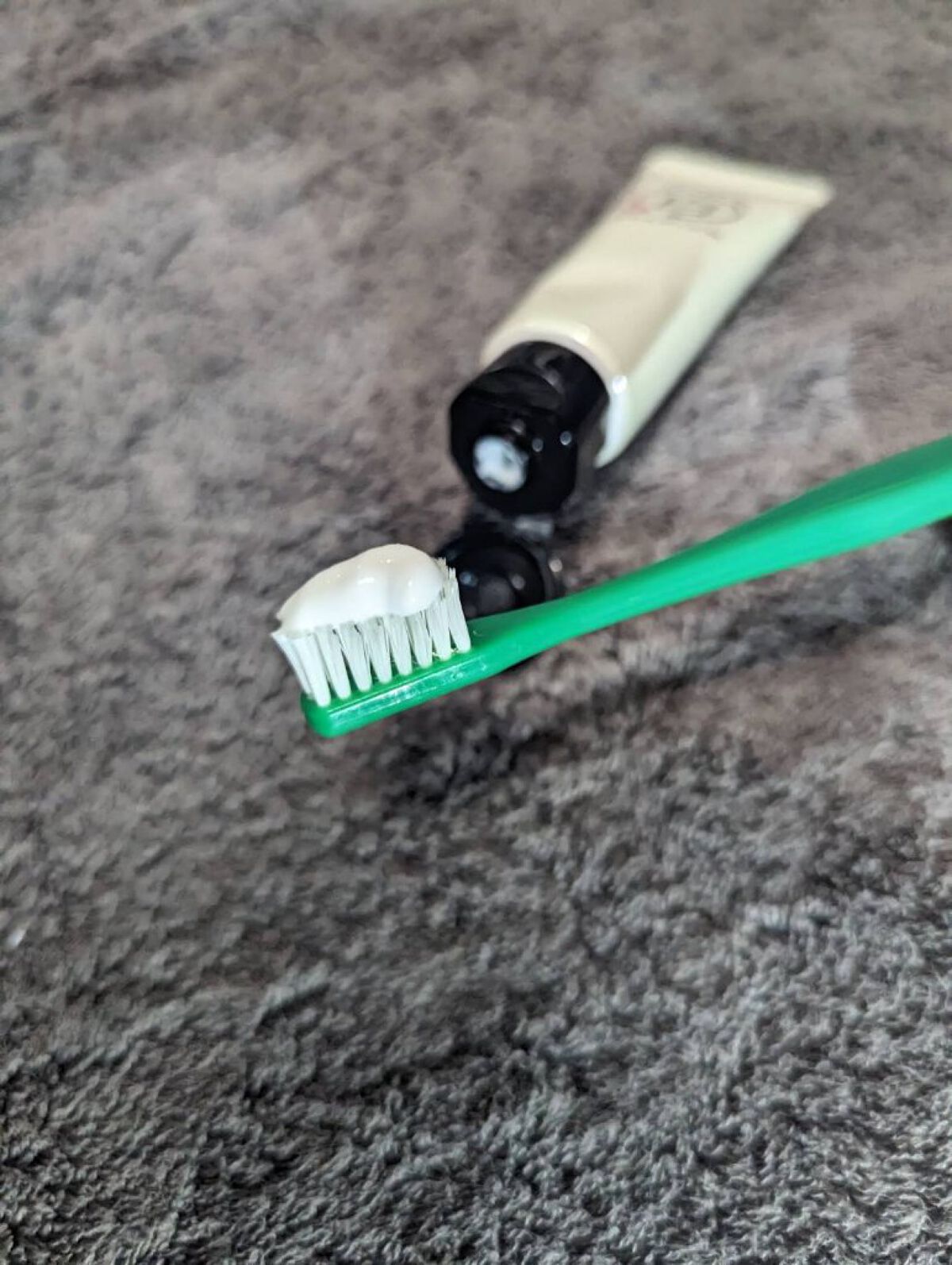 歯磨き堂 薬用ホワイトニングペースト プレミアム/歯磨き堂/歯磨き粉を使ったクチコミ（2枚目）