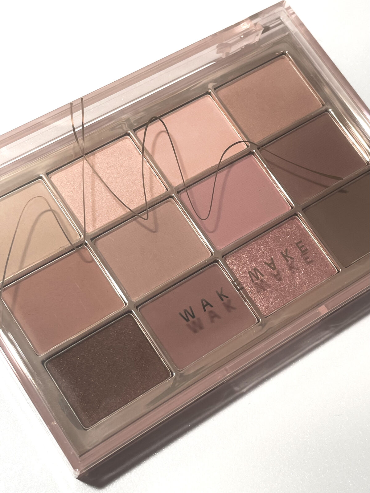 ソフトブラーリングアイパレット/wakemake/アイシャドウパレットを使ったクチコミ（1枚目）