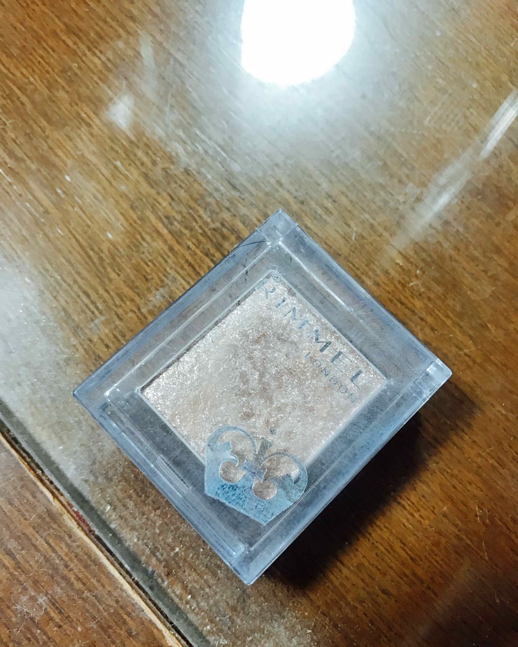 プリズム パウダーアイカラー/リンメル ロンドン/単色アイシャドウを使ったクチコミ（1枚目）