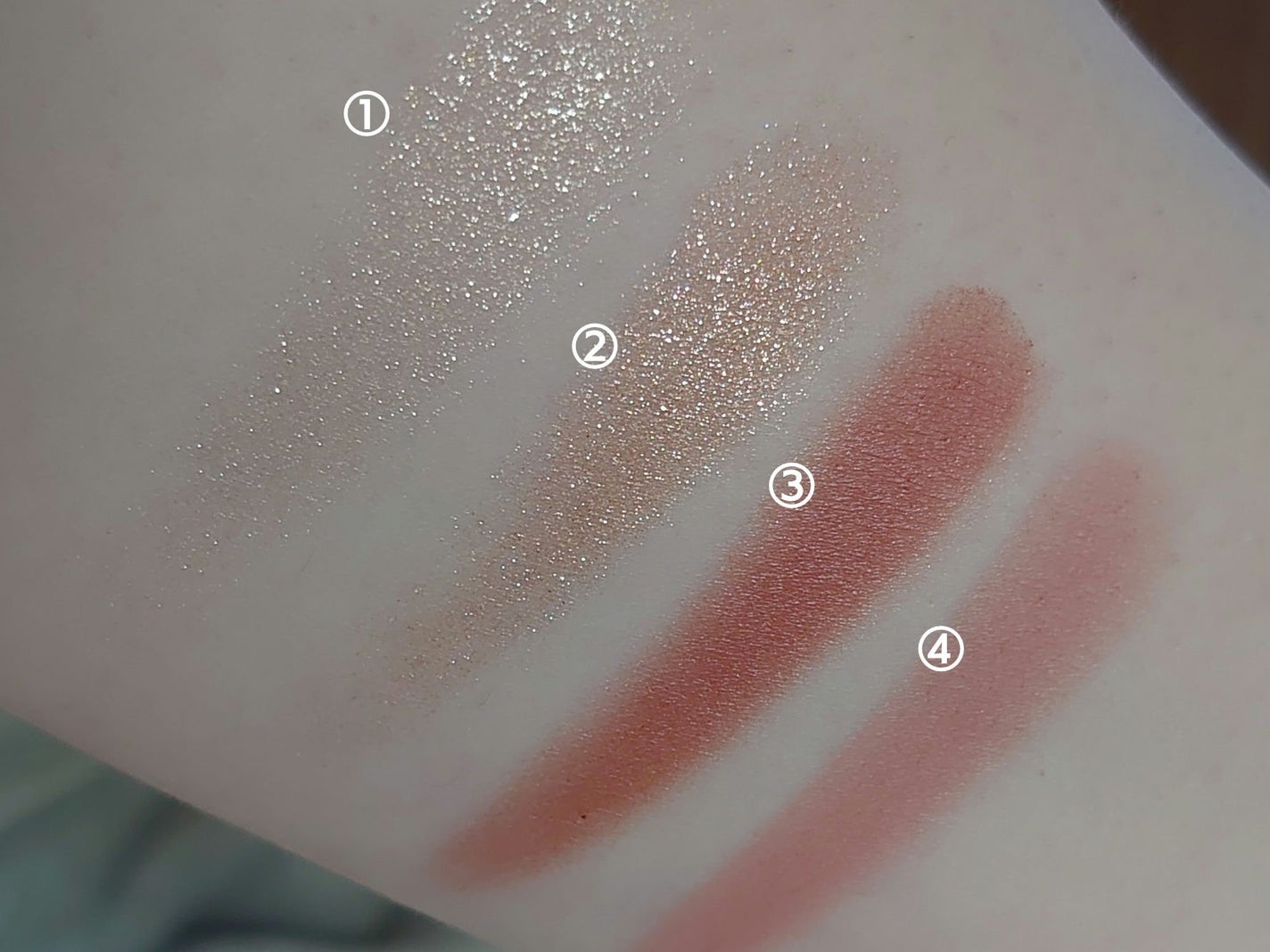 クチュール ミニ クラッチ/YVES SAINT LAURENT BEAUTE/アイシャドウパレットを使ったクチコミ(4枚目)