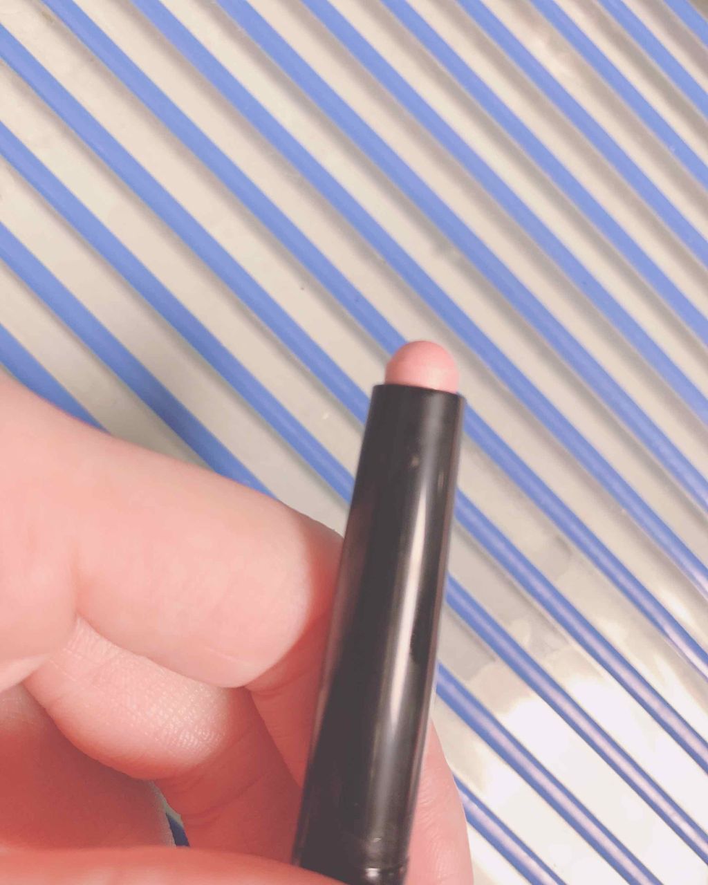 ロングウェア クリーム シャドウ スティック 17 ピンクスパークル/BOBBI BROWN/スティックアイシャドウを使ったクチコミ（2枚目）