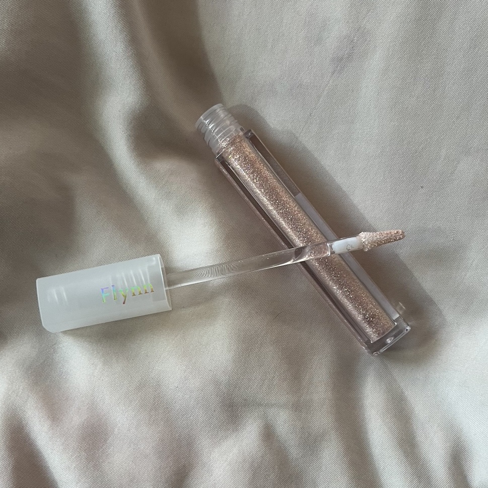 ライトキャッチャーリキッドグリッター 03 ピーチライト/Flynn/グリッターを使ったクチコミ（2枚目）