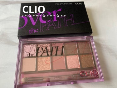 CLIO
PRO EYE PALETTE
17 OVER THE PATH


くすみピンク系のメイクをしたくて
ずっとアイシャドウ難民中🥲


CLIOのこのパレット粉質も発色も良いけど
思っていた色