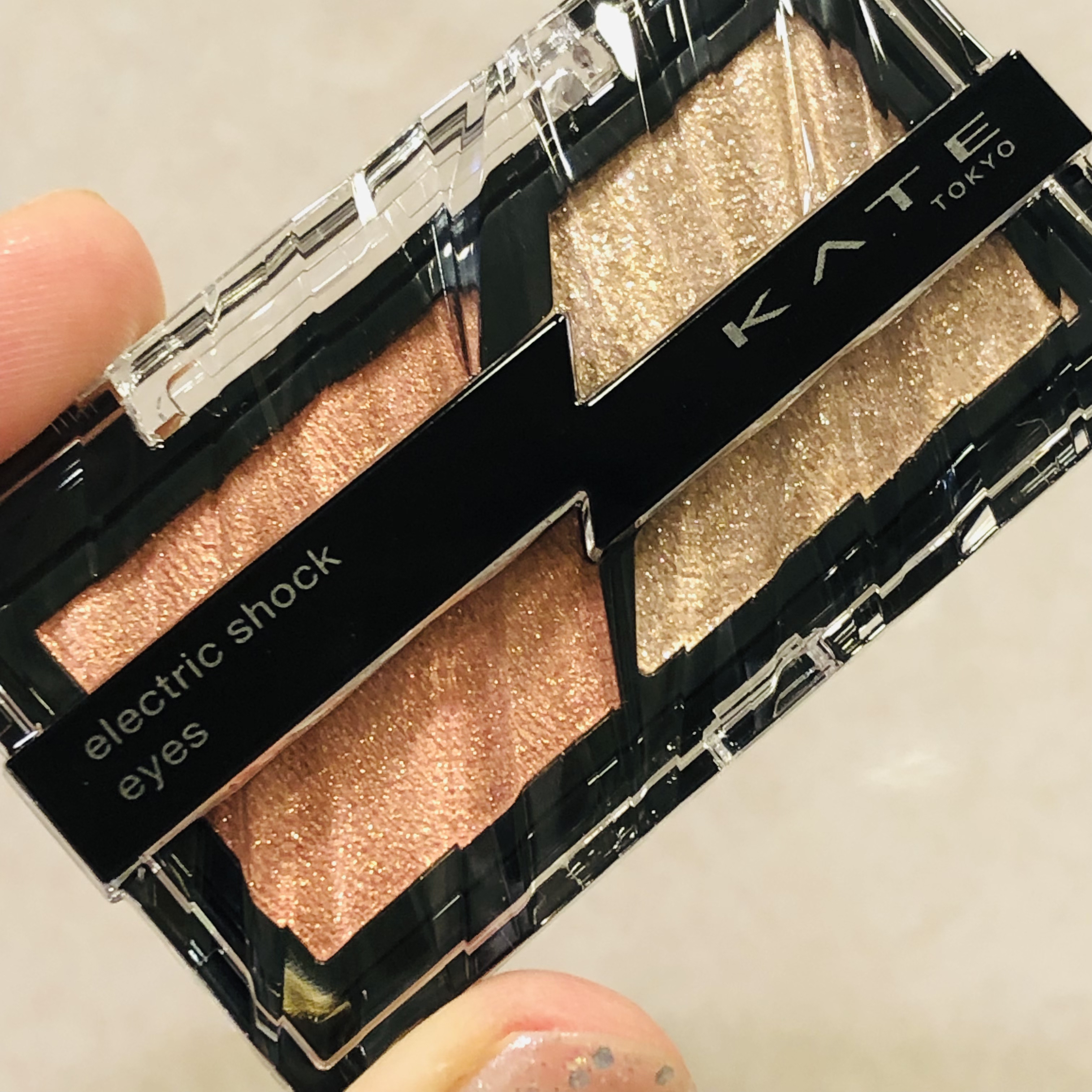 エレクトリックショックアイズ /KATE/アイシャドウパレットを使ったクチコミ（2枚目）