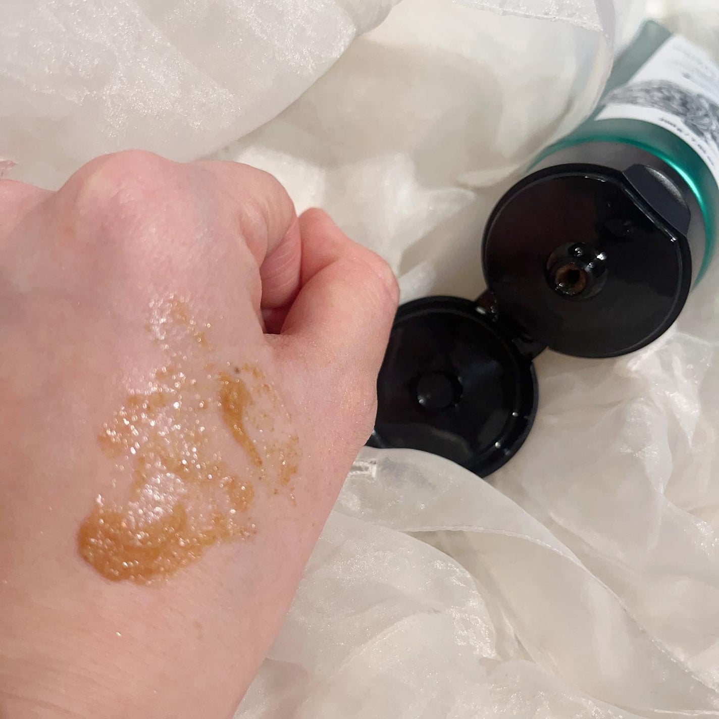 オリジナルボディスクラブ ホワイトムスク/plu/ボディスクラブを使ったクチコミ(2枚目)