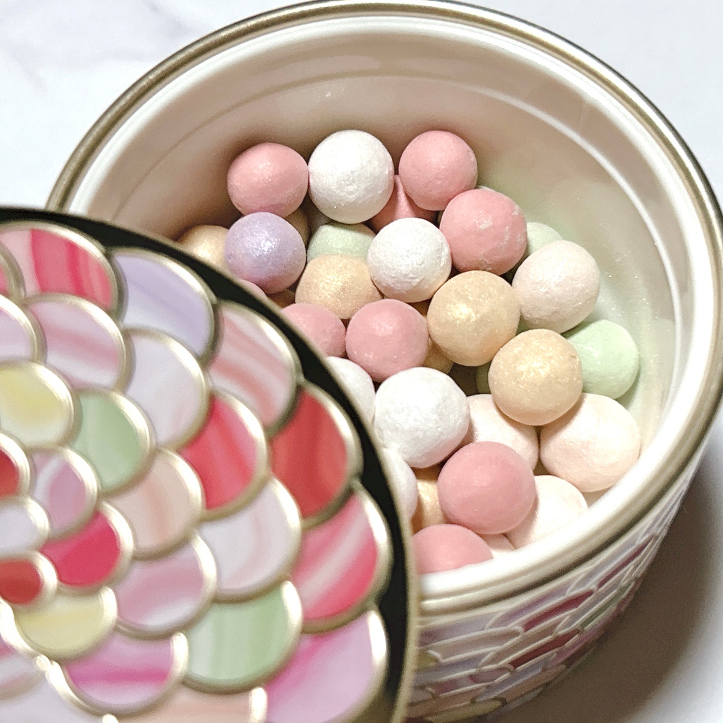 メテオリット ビーユ/GUERLAIN/フェイスパウダーを使ったクチコミ(2枚目)