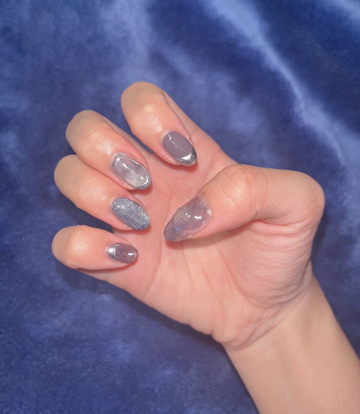 かな on LIPS 「セルフジェルネイル💅セルフにしては結構いい仕上がりかな?親指・..」(1枚目)