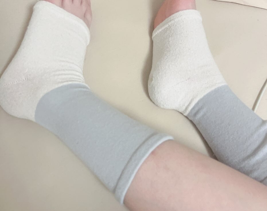 Bchan on LIPS 「もう起きれない眠りケア😴寝ながらつけられるということで気になっ..」(2枚目)